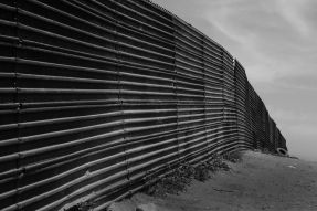 border_at_Tijuana Tomas Castelazo